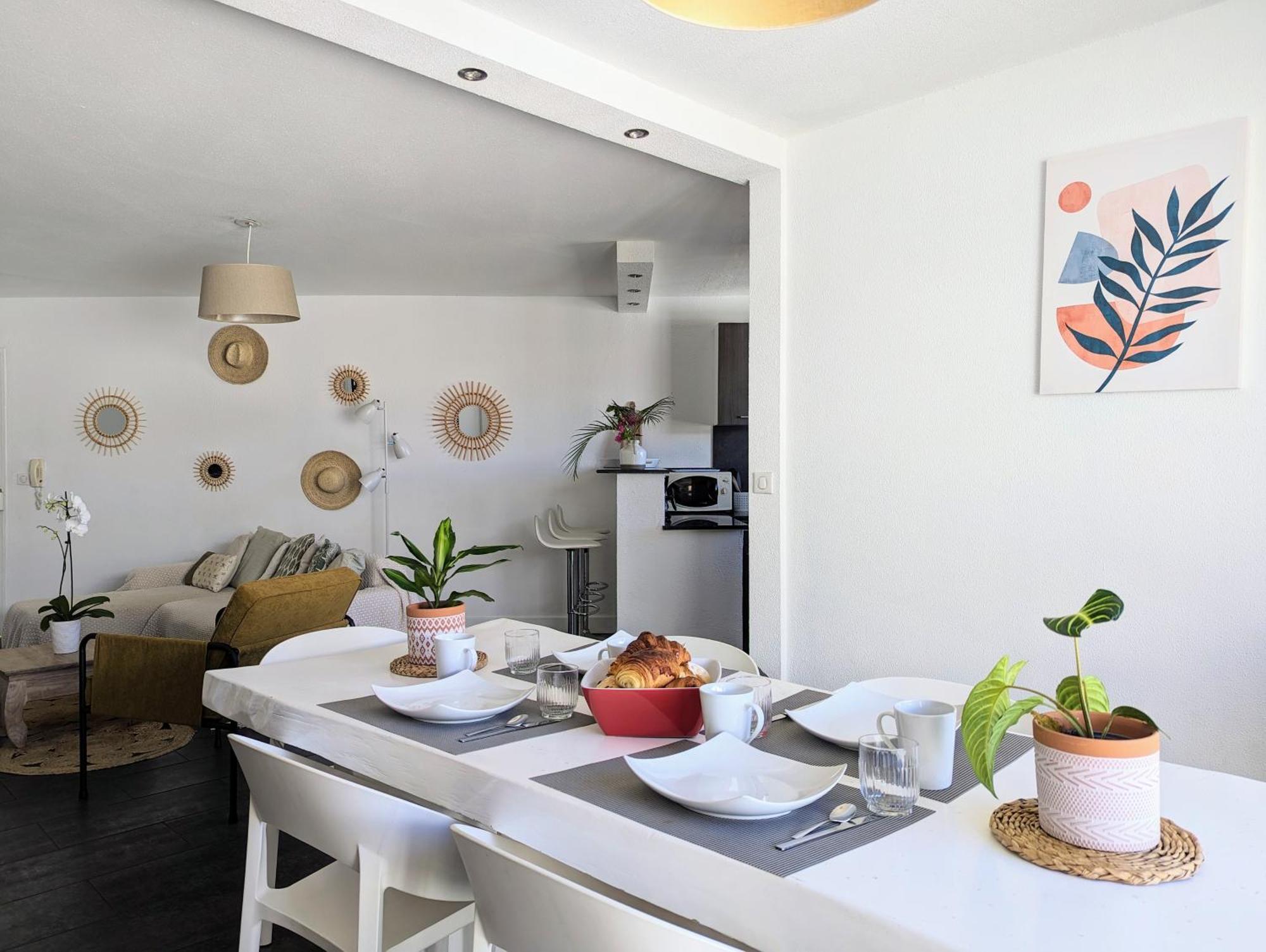 Cap Saint Gilles - T3 Vue Sur Le Port Apartment Exterior photo